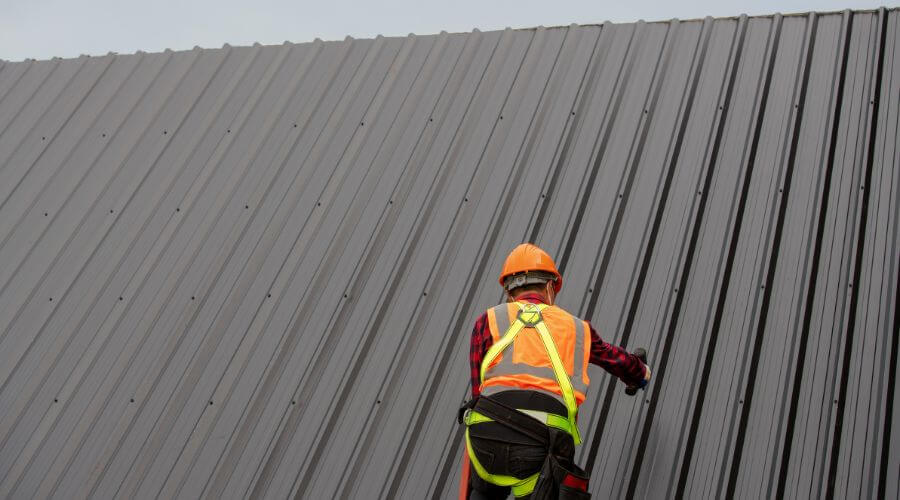 Professional gutter cleaning in Clermont, GA
